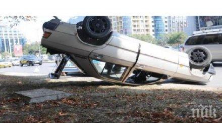 тежка катастрофа търговище кола обърна таван