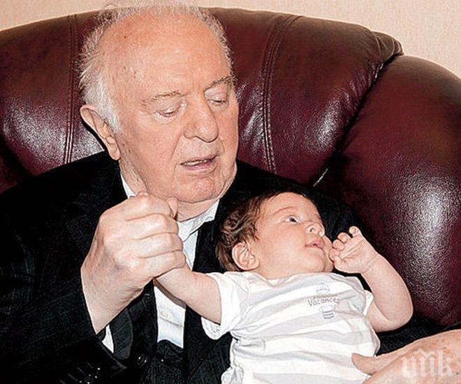 „Взгляд”: Министърът от времената на разпада