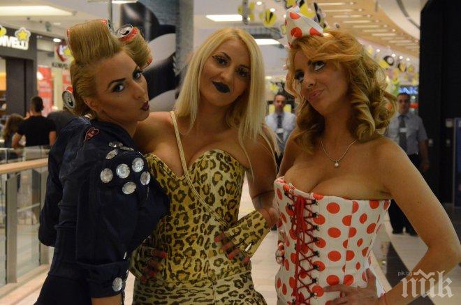 Тризначките събират тен в Гърция (снимка)