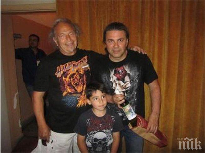 Наско от Б.Т.Р. получи вино със собствения си лик