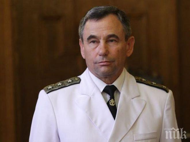 Новият шеф на отбраната: Армията спаси най-малко 200 души при потопа