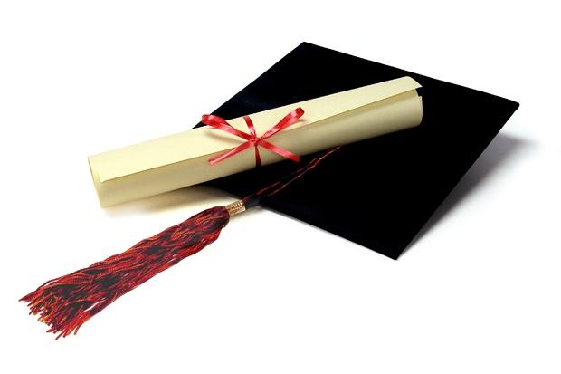 Най-старият студент в Казахстан получи диплома за висше образование на 78 години