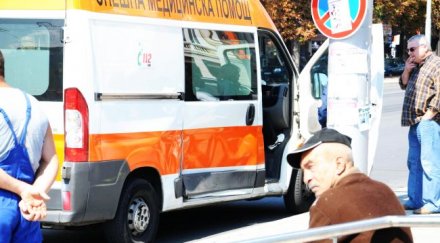 шофьор загина смачкан колата