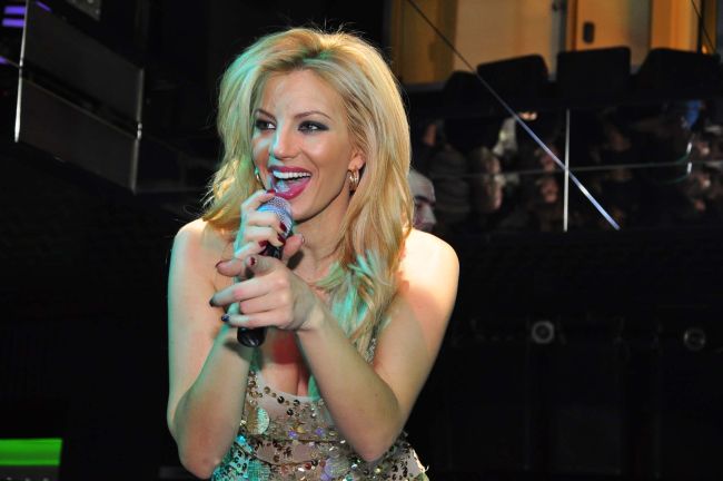 Емилия отказа на американци