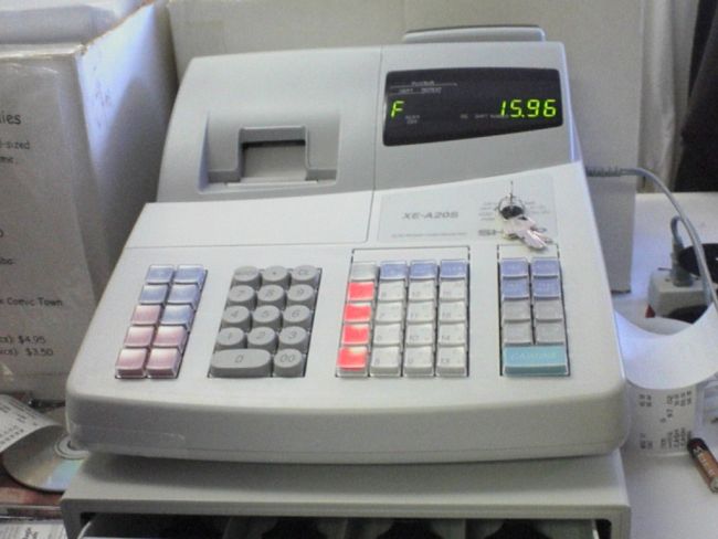 НАП погва партийните централи