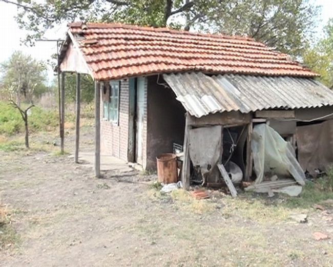 Извергът Иван изнасилил2-годишното на музика