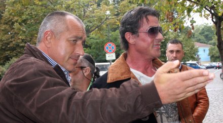 проститутките чолата обслужили непобедимите