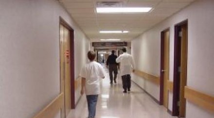 българска акушерка обвинения великобритания