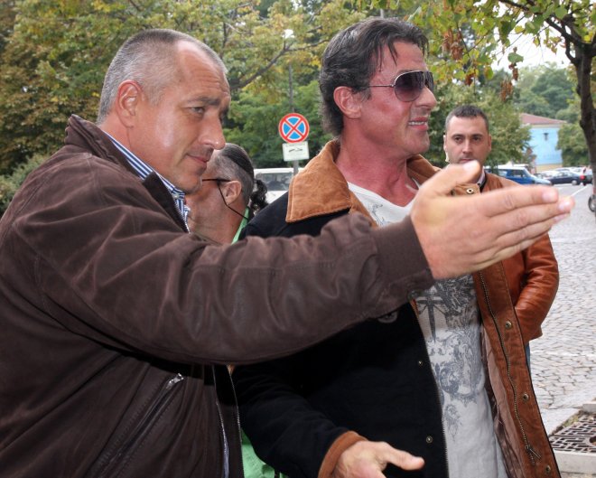 Проститутките на Чолата обслужили и „Непобедимите” 