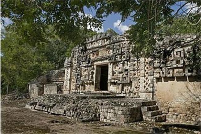 Руска фирма пусна комплект с водка и въже за края на света