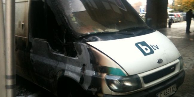 Подвижната станция на Би Ти Ви подпалена от недоволни зрители?