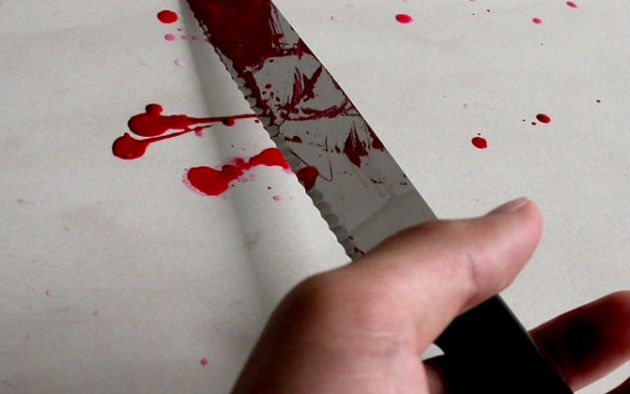 Отвлечена тийнейджърка намушка похитителя си и избяга