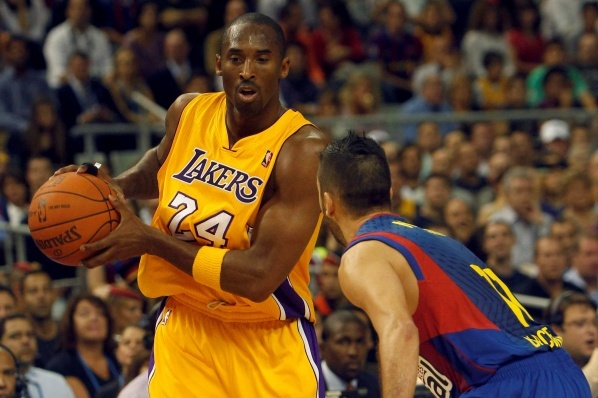 Коби Брайънт наниза 40 точки, но Лейкърс пак загуби