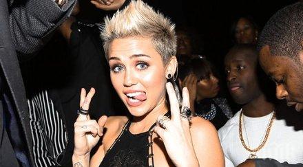 майли сайръс гаджоса излиза продуцента