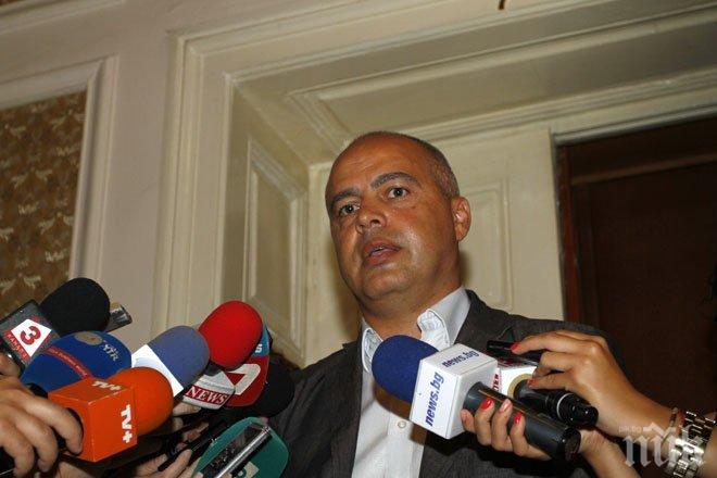 Депутатите вдигнаха възрастта на такситата – от 10 на 15 години