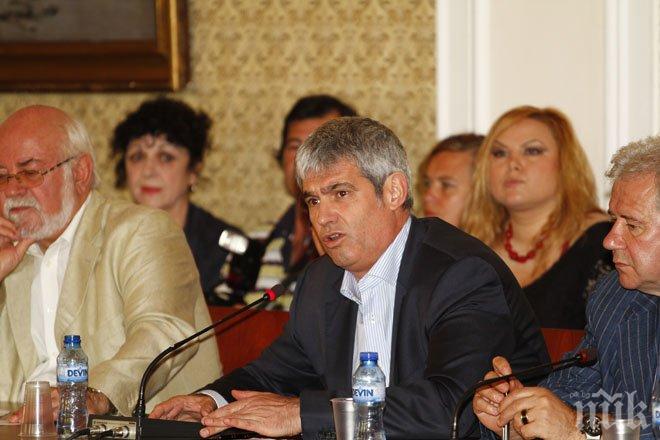 Шефът на КНСБ отвърна на Борисов: Защо обиждате! 1,5 млрд. лева национализирахте от Здравната каса! Пенсионната ви реформа бе погрешна! Орешарски е пътник!