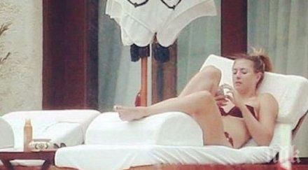 пак изловиха маша шарапова бански снимки