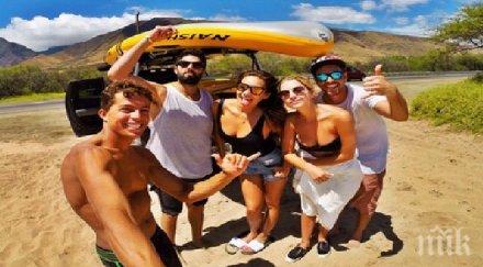 хванаха ашли бенсън гола плажа снимки