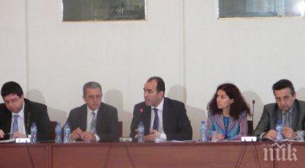 шефът бнб иван искров прехвърляйте проблема ктб моята глава виновна политическата ситуация страната