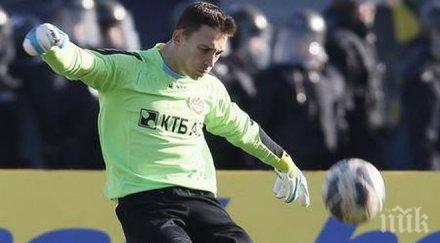 един футболист ботев отива левски
