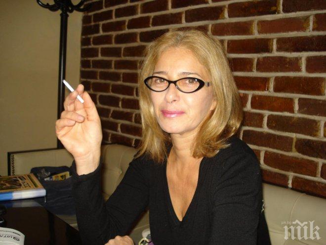 Скандално! Азис гушка Катето Евро чисто гола (снимка)
