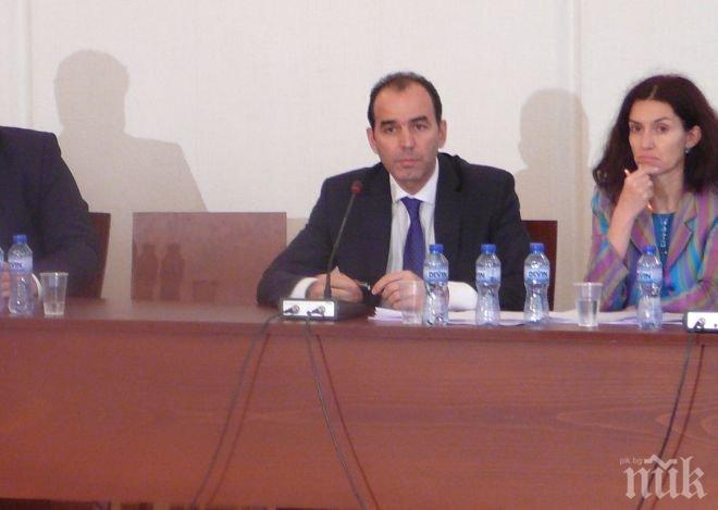 Ройтерс: България опитва да се справи с най-тежкия финансов скандал от 90-те години насам