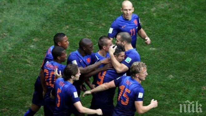 Холандия разпиля Бразилия! Бронзовите лалета си тръгват без загуба от Мондиал 2014. Жалък алжирски рефер развали мача