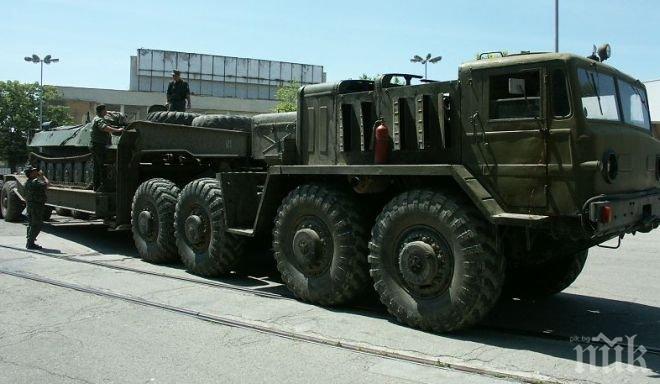 Военни влекачи изтеглиха дерайлиралите вагони от вчерашната катастрофа