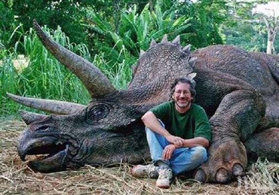 Фенове скочиха срещу Спилбърг заради убийство на динозавър