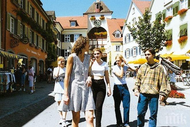 Увеличава се броят на непълнолетните, започващи работа

