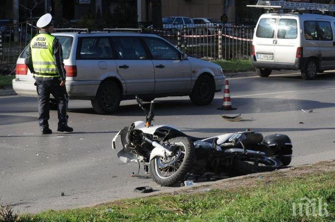 47-годишен мотоциклетист загина в тежка катастрофа на пътя София-Варна (обновена)