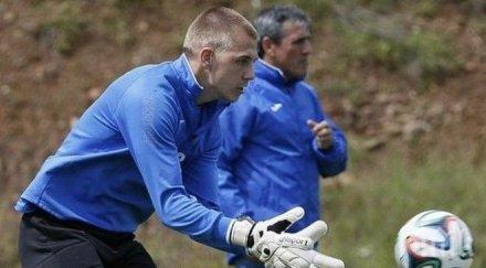 гонзо разрешава вратарската криза левски