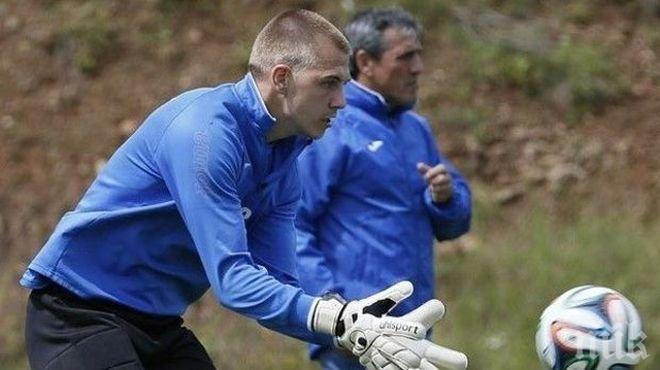 Гонзо разрешава вратарската криза в Левски