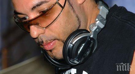 роджър санчес прави плажно парти слънчев бряг