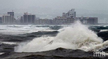 китайският град фенхуан вода 000 души евакуирани
