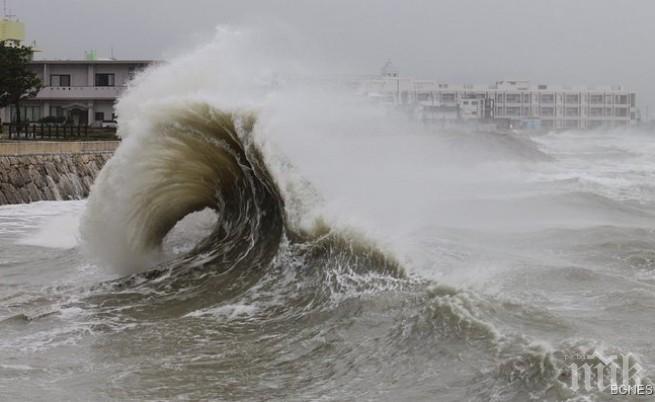 Тайфун уби 27 души във Филипините