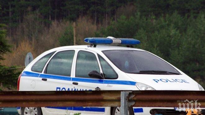 Полицаи правят екшън на Е-79