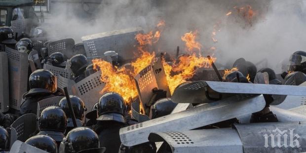 Киев засега няма да въвежда военно положение в Източна Украйна