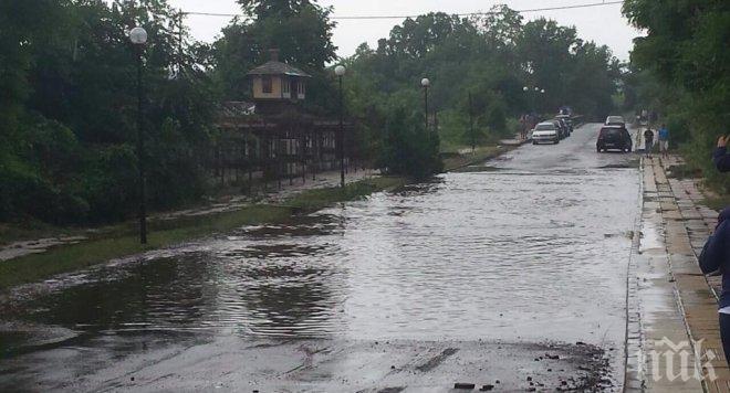 Вижте кошмара по Южното Черноморие (снимки +видео)
