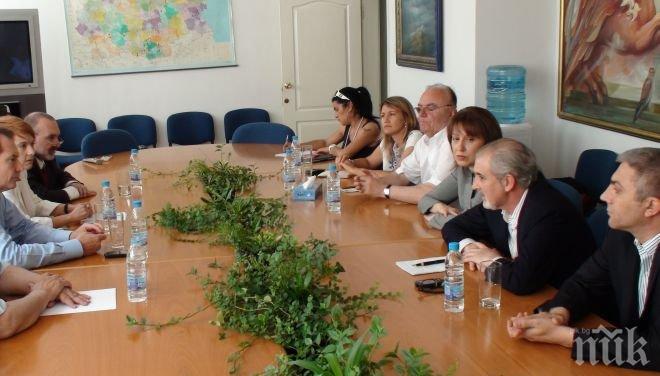 Ръководството на ДПС се събира днес, чудят се как да вдигнат резултата на вота