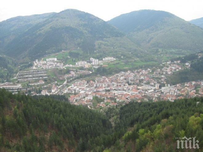 Няма сигнали за нанесени щети от земетресенията край Смолян
