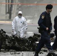 Гръцки анархисти замеряха с коктейли Молотов централата на ПАСОК в Атина