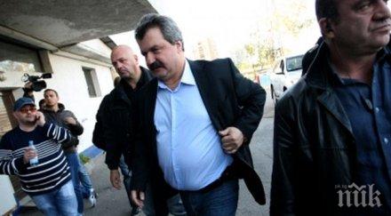 феновете левски изгавриха брутално батков снимка