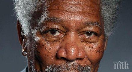 морган фрийман плаках видях армстронг стъпва луната