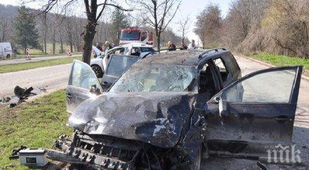 двама младежи загинаха катастрофа село добри дол