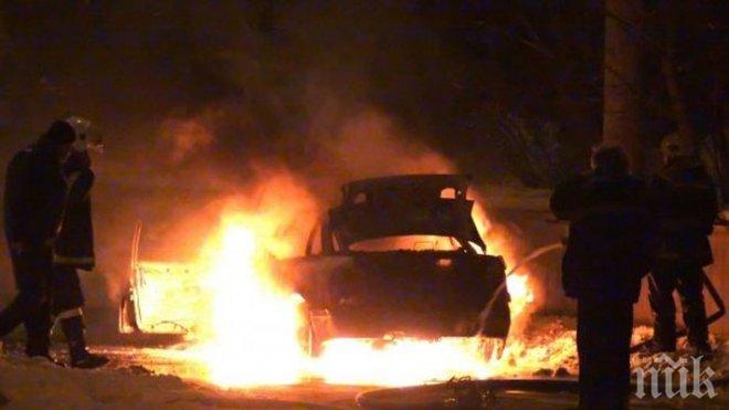 Ужас! Кола се запали в движение на столичния бул. „Овча купел”