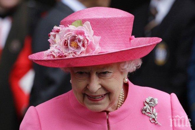 Ново доказателство, че кралица Елизабет II е щур фен на Игра на тронове (видео)