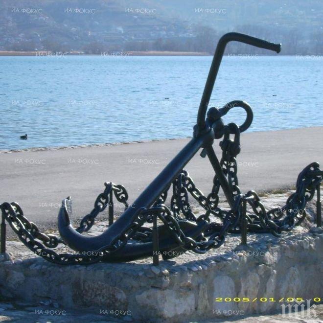 Община Охрид отложи събарянето на Моста на желанията в Македония