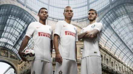 интер представи новия екип гостувания снимки