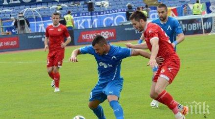 божинов притеснява левски дербито